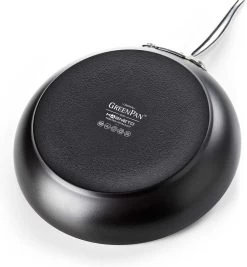 GreenPan Barcelona Infinity Pro Koekenpannenset - 3-delig - Zwart - Inductie - PFAS-vrij 23 GreenPan Barcelona Infinity Pro Koekenpannenset - 3-delig - Zwart - Inductie - PFAS-vrij -Beste Thuiskeuken 1109x1200 2