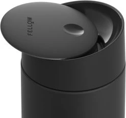 FELLOW - Carter "Move" Mug + Slide-Lock Deksel - Matte Black, 355ml 10 FELLOW - Carter "Move" Mug + Slide-Lock Deksel - Matte Black, 355ml -Beste Thuiskeuken 1200x1120 2