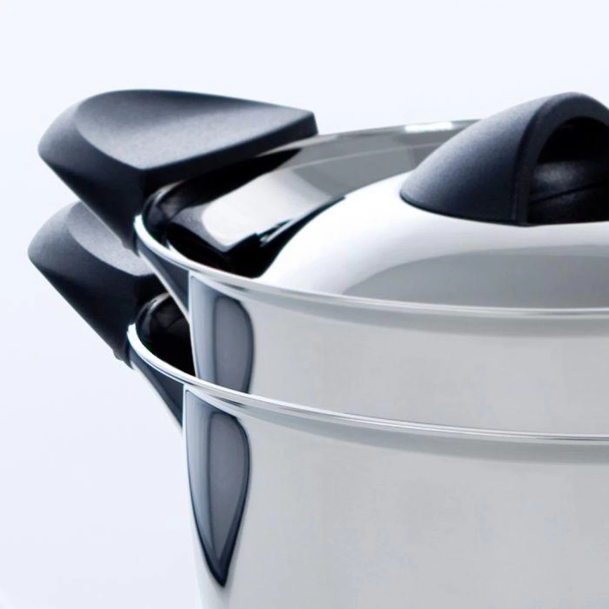 BK Q-linair Classic Pannenset - 5 Delig - RVS - Veilig Afgietsysteem - Inductie 6 BK Q-linair Classic Pannenset - 5 Delig - RVS - Veilig Afgietsysteem - Inductie - Afbeelding 4