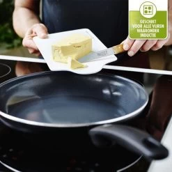 GreenPan Cambridge Hapjespan Met Deksel 24cm - Zwart - Inductie - PFAS-vrij -Beste Thuiskeuken 1200x1200 461