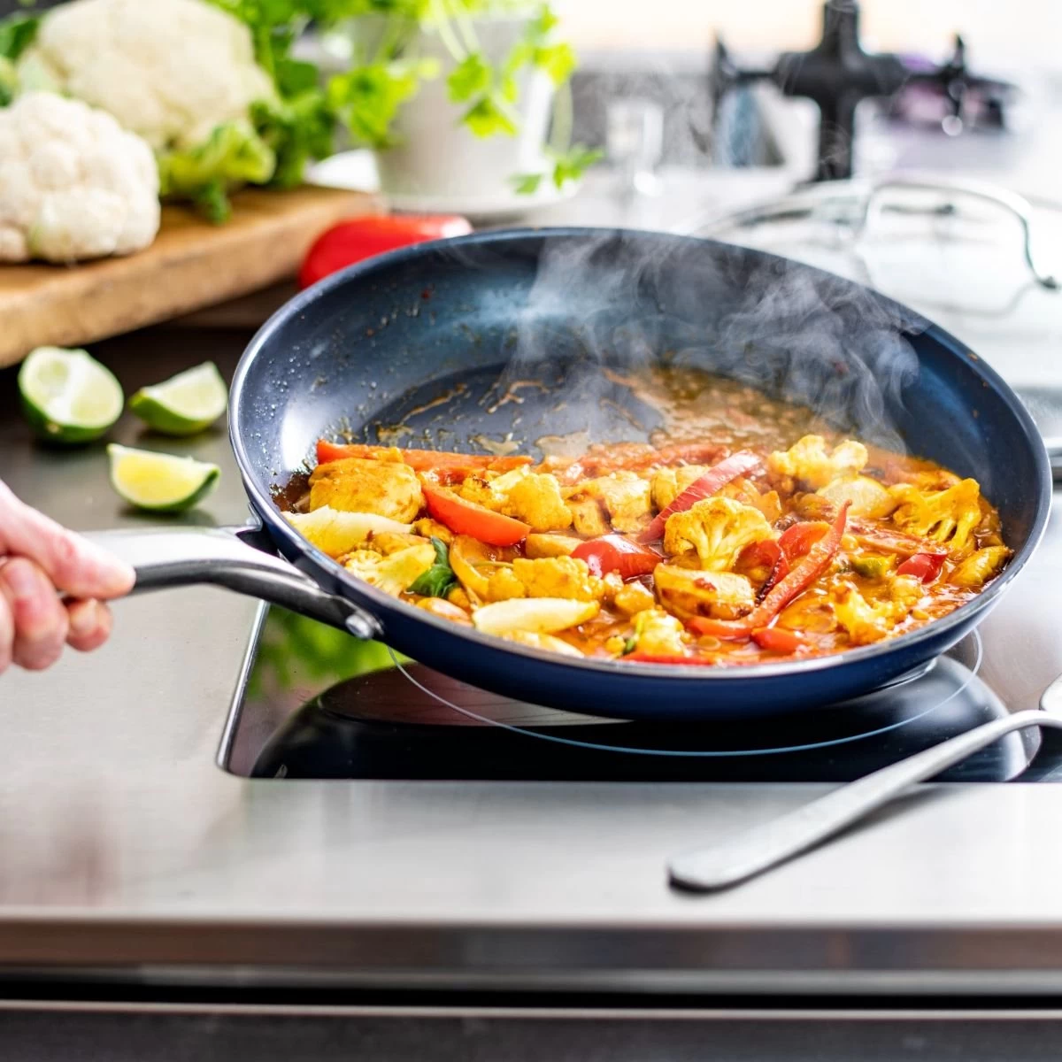 Blue Diamond, Keramische Koekenpan Verrijkt Met Diamantdeeltjes – Inductie Koekenpan Ø 24 Cm – PFAS En PHOA Vrij 4 Blue Diamond, Keramische Koekenpan Verrijkt Met Diamantdeeltjes – Inductie Koekenpan Ø 24 Cm – PFAS En PHOA Vrij - Afbeelding 2