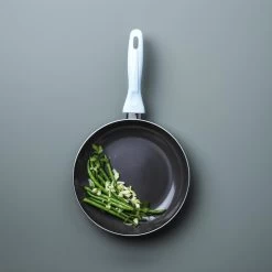 VitaVerde Expert Koekenpannenset Ø 24cm + Ø 28cm - Lichtblauw - Inductie - PFAS-vrij 18 VitaVerde Expert Koekenpannenset Ø 24cm + Ø 28cm - Lichtblauw - Inductie - PFAS-vrij -Beste Thuiskeuken 1200x1200 516