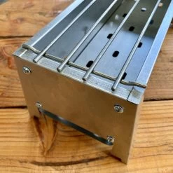 Spiedini Saté-bbq Bali 40 Mini - Kleine, Smalle Houtskoolbarbecue Met Horizontaal Rooster Voor Sate Of Andere Spiesjes - 40 Cm Lang, 11 Cm Breed, 14 Cm Hoog - Ideaal Voor Tuin- Of Open Haard, Of Balkon - Materiaal: Gealuminiseerd Ijzer -Beste Thuiskeuken 1200x1200 836