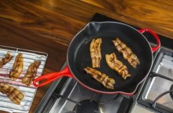 Le Creuset - Gietijzeren Ronde Skillet In Kersenrood 23cm 12 Le Creuset - Gietijzeren Ronde Skillet In Kersenrood 23cm -Beste Thuiskeuken 1200x787