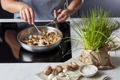 Demeyere Essential 5 RVS Koekenpan – Koekenpan Inductie - 28 Cm – PTFE-vrij -Beste Thuiskeuken 1200x800 66