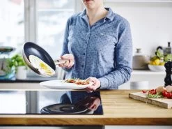 GreenPan Cambridge Hapjespan Met Deksel 28cm - Brons - Inductie - PFAS-vrij 17 GreenPan Cambridge Hapjespan Met Deksel 28cm - Brons - Inductie - PFAS-vrij -Beste Thuiskeuken 1200x899 6