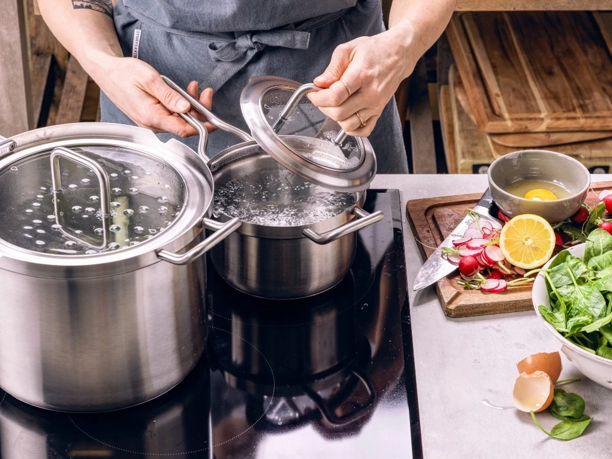 BK Q-linair Master Glas Pannenset - 5-delig - Glazen Deksel - Veilig Afgietsysteem - Inductie 15 BK Q-linair Master Glas Pannenset - 5-delig - Glazen Deksel - Veilig Afgietsysteem - Inductie - Afbeelding 13