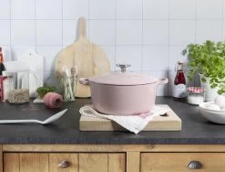 BK Bourgogne Braadpan Ø 24 Cm - Roze - Gietijzer - Inductie -Beste Thuiskeuken 1200x912 1