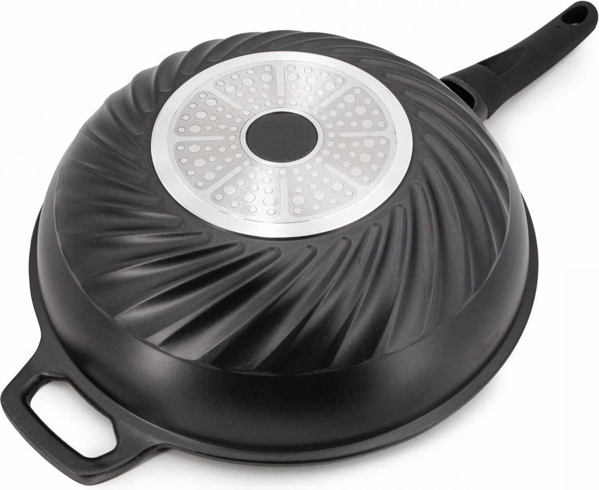 Cheffinger Wokpan Met Deksel - 32cm - Zwart - Pan - Keukenaccessoires 4 Cheffinger Wokpan Met Deksel - 32cm - Zwart - Pan - Keukenaccessoires - Afbeelding 2