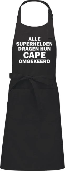 KARIBAN ALLE SUPERHELDEN DRAGEN HUN CAPE OMGEKEERD Herenschort - Zwart Met Witte Tekst - One Size (volwassenen) - Luxe Schort - Keuken | Barbeque | BBQ | Bedienings Schort - Grappige Teksten | Designs - Voor De Stoere Man - Verstelbaar - Cadeau 9 KARIBAN ALLE SUPERHELDEN DRAGEN HUN CAPE OMGEKEERD Herenschort - Zwart Met Witte Tekst - One Size (volwassenen) - Luxe Schort - Keuken | Barbeque | BBQ | Bedienings Schort - Grappige Teksten | Designs - Voor De Stoere Man - Verstelbaar - Cadeau -Beste Thuiskeuken 457x1200 8