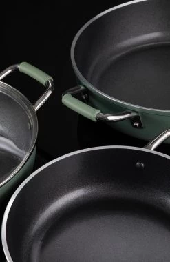 Primecook - Braadpan / Hapjespan Met Deksel - Ø 28 Cm - PFAS-vrij - Inductie - Ecoshield 23 Primecook - Braadpan / Hapjespan Met Deksel - Ø 28 Cm - PFAS-vrij - Inductie - Ecoshield -Beste Thuiskeuken 781x1200